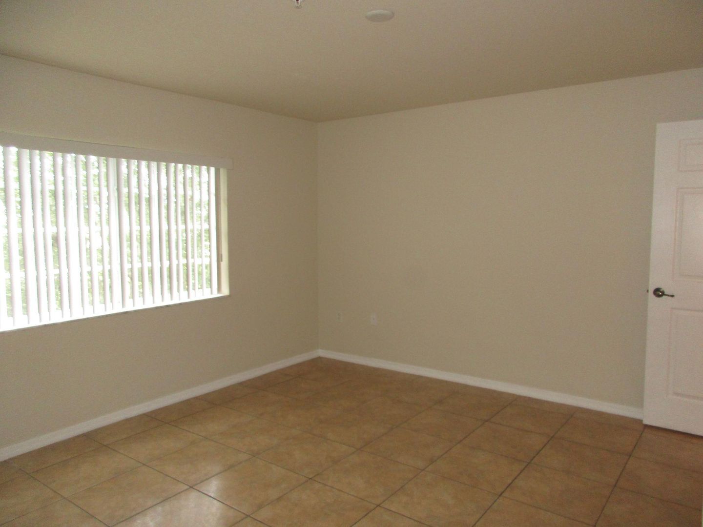 Building Photo - 1328 SE 8th Ave