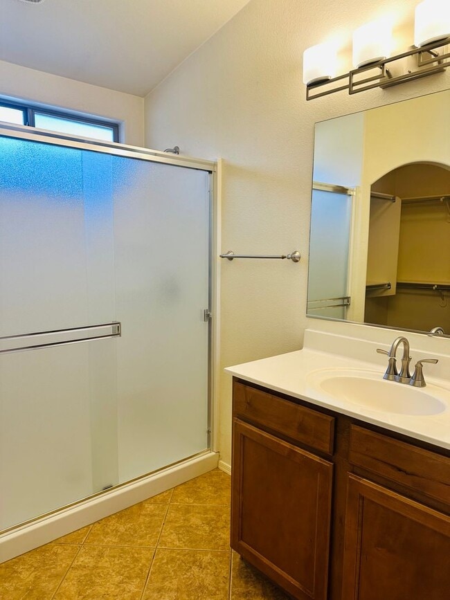 Building Photo - RANCHO DEL LAGO - 3 Bedroom 2 Bath - Priced Right!