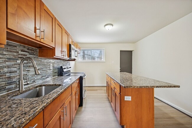 Building Photo - 5725 Race St