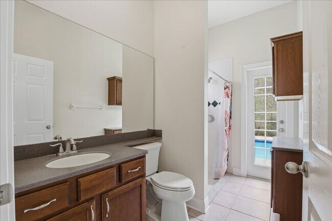 Building Photo - 525 Cullaro Ln