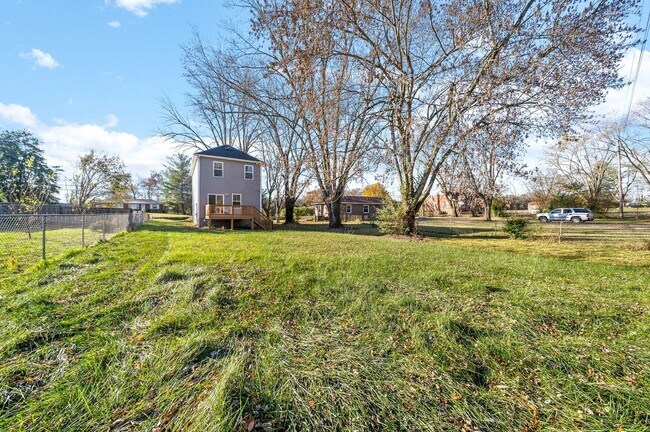 Building Photo - 5 Bedroom Home For Rent in St. Bethlehem Area!