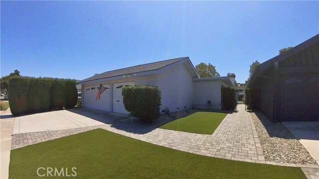 Building Photo - 1118 W Curie Ave