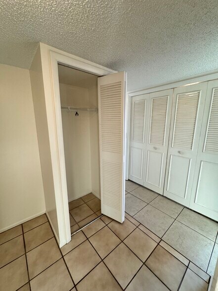 Building Photo - 4008 Audubon Dr