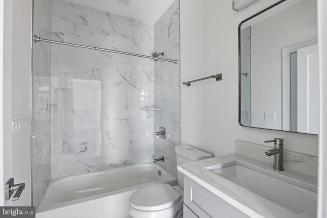 Building Photo - 2600 4th St NE