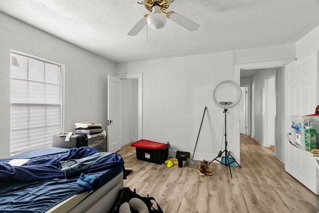 Building Photo - 1322 N Lincoln Ave