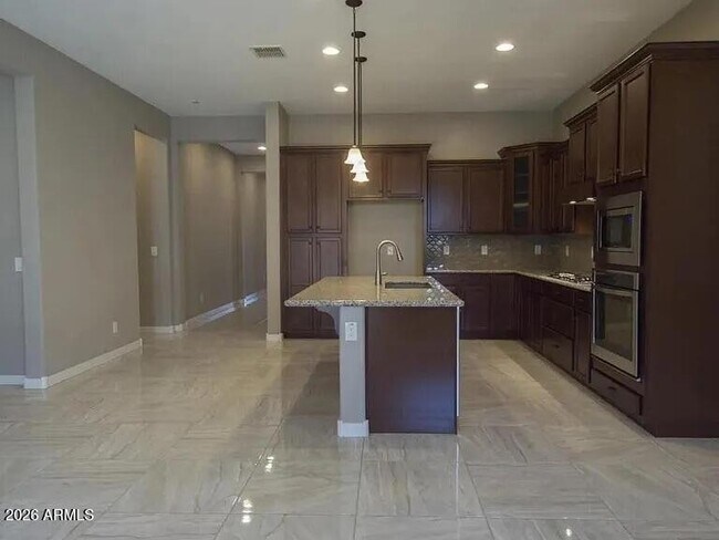 Building Photo - 1705 W Dawn Dr