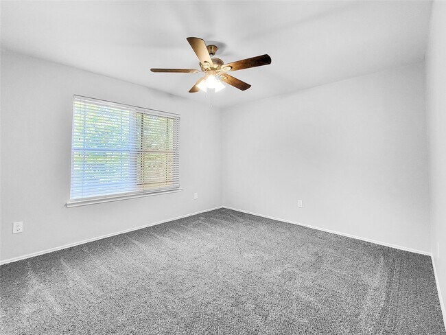 Building Photo - 8822 Rolling Rapids Rd