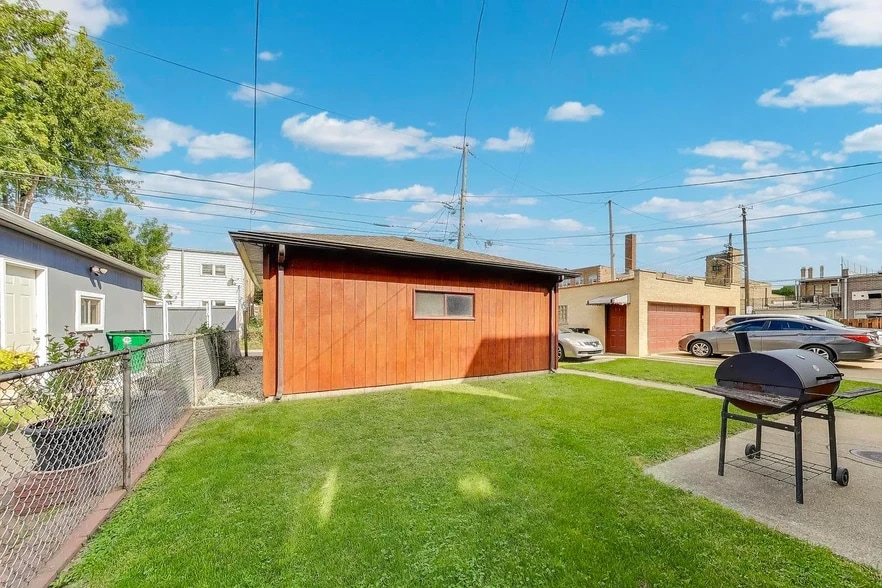 Backyard - 2127 Highland Ave