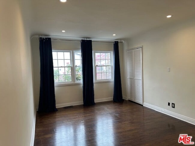 Building Photo - 10587 Holman Ave