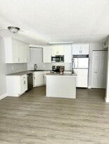 Building Photo - 8207 Sun Spring Cir