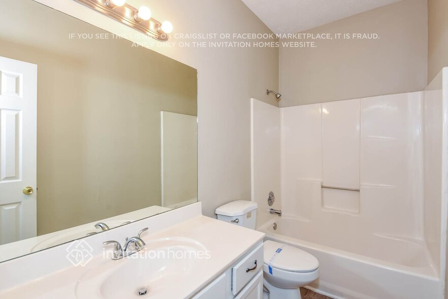Building Photo - 2041 Stone Forest Dr