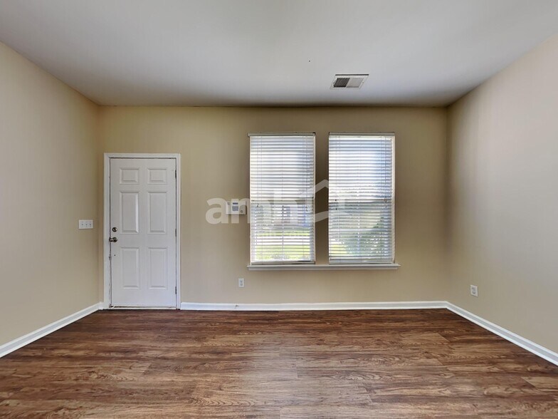 Building Photo - 225 Two Forts Rd