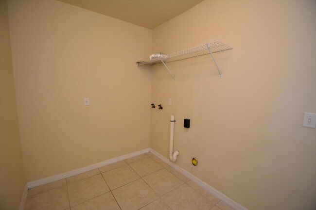 Building Photo - 31 Port Royal Dr
