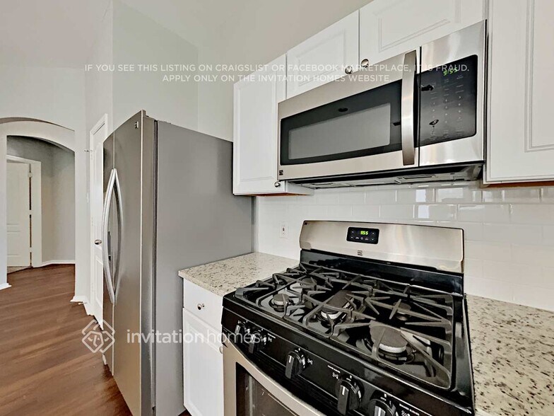 Building Photo - 9016 Heartwood Dr