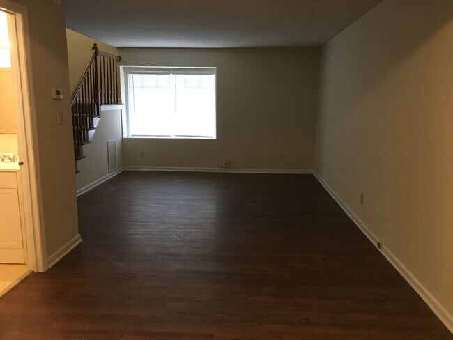 Building Photo - 5308