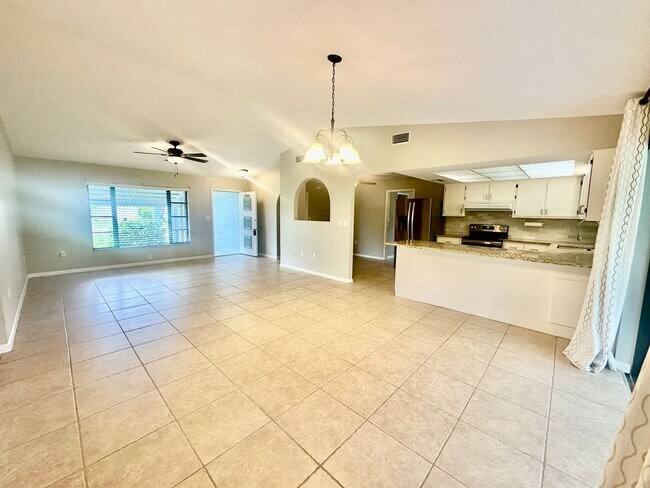 Building Photo - 3 Bedroom -2 Bath - Corner Fenced in Home ...