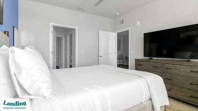 Building Photo - 6850 Foxtail Palm Wy