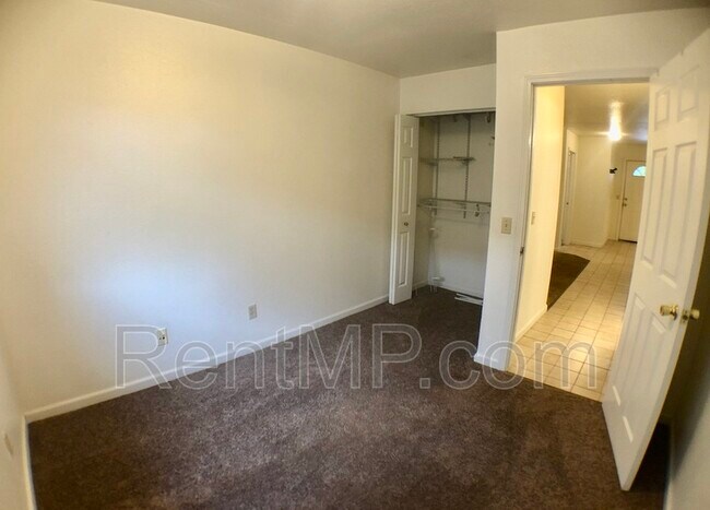 Building Photo - 722 W Broomfield St