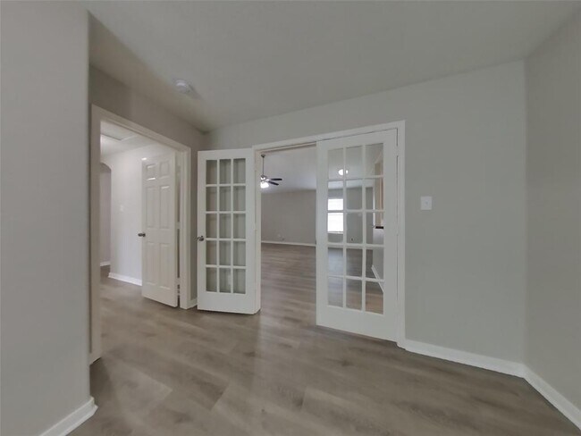 Building Photo - 4123 Pedernales River Ln