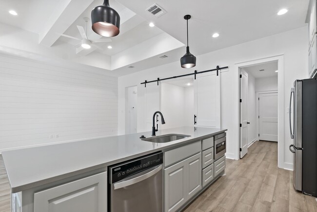 Building Photo - 5036 Mooney Fls Dr