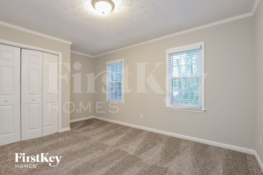 Building Photo - 3585 Chastain Ct