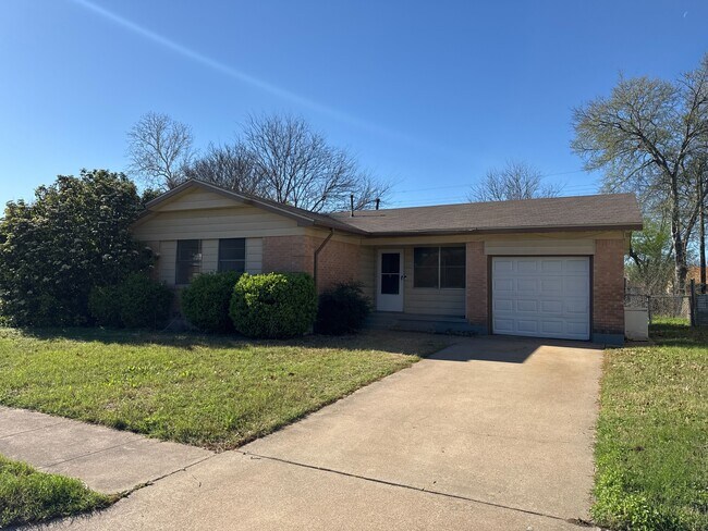 Building Photo - 1402 Missouri Ave