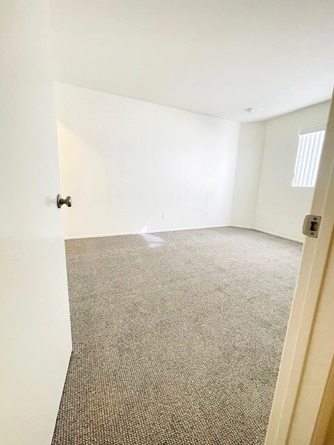 Building Photo - 112 S St Andrews Pl