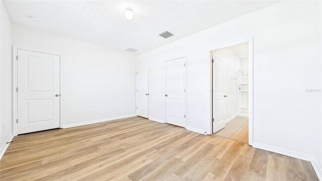 Building Photo - 710 Barclay Wood Dr