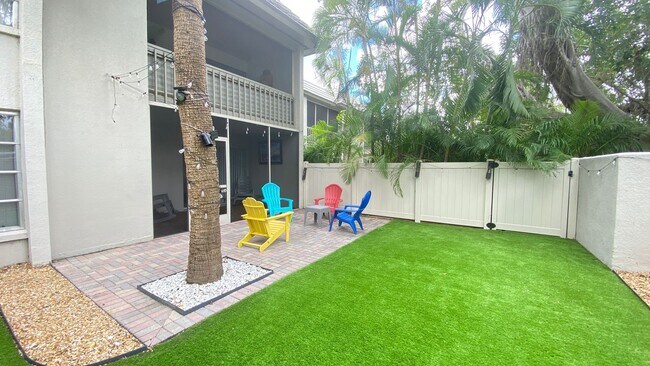 Building Photo - Charming 2/2 Seasonal Rental in Sarasota – Minutes from the Beach! Private Courtyard Included!!