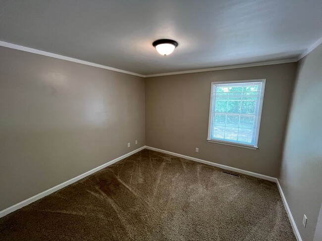 Building Photo - Incredible Location in N Davidson Co with ...