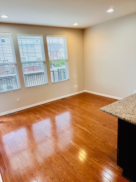 Building Photo - 863 Barclay Cir