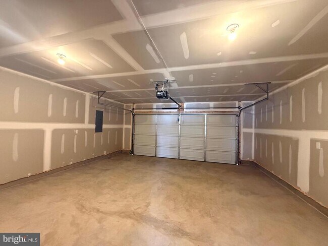 Building Photo - 345 Anconas Blvd