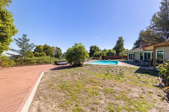 Building Photo - 25 Warmwood Way