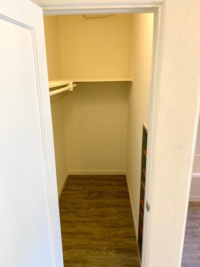 Building Photo - LIVE BY THE BEACH! 1BD/1BA OCEAN BEACH APARTMENT + PRIVATE GARAGE & LAUNDRY!!!