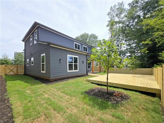 Building Photo - 1197 Avondale Ave SE