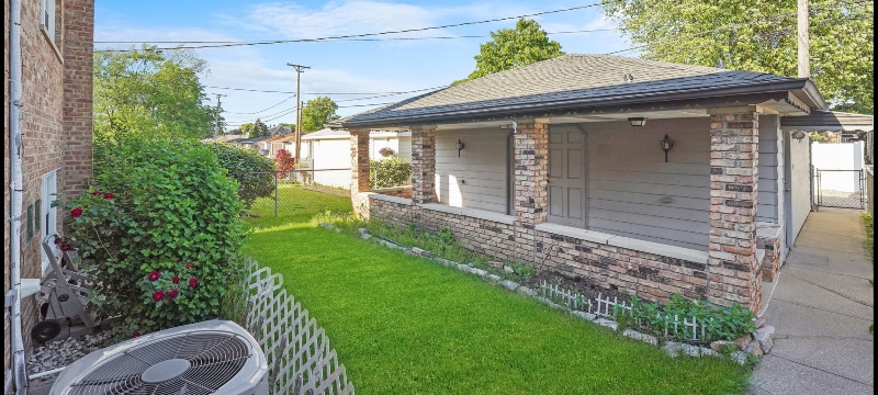 Building Photo - 3803 S Lombard Ave