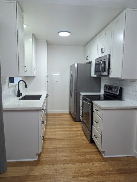 Building Photo - 725 Coronado Ave