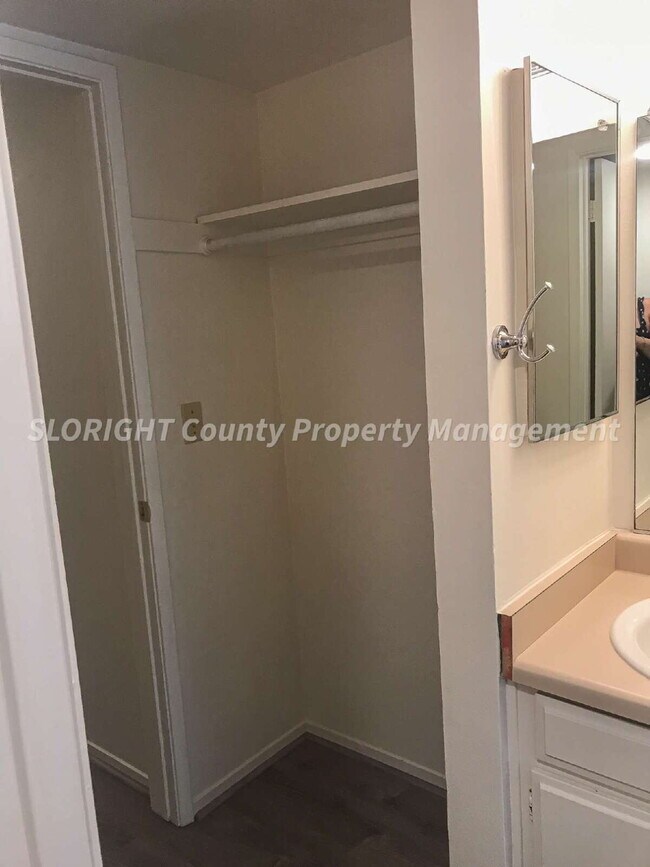 Building Photo - AVAILABLE NOW - 2 Bedroom plus den and loft / 2 Bathroom Condo on East Foothill in SLO