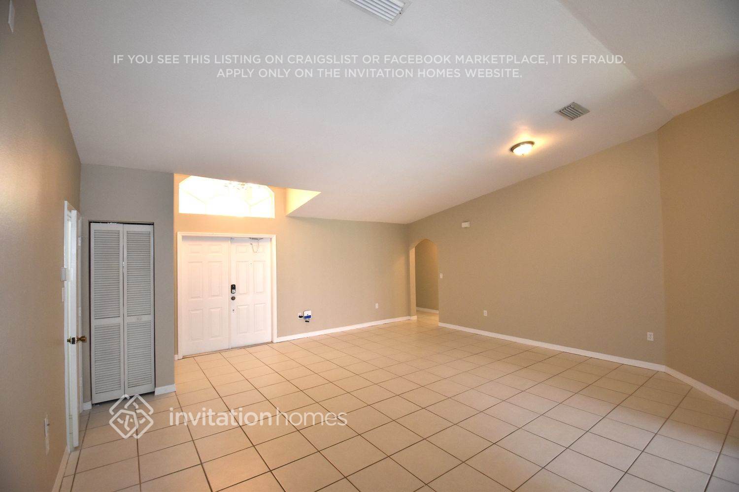 Building Photo - 16887 Crestview Ln