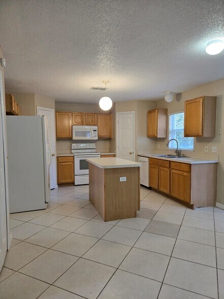 Building Photo - 12473 Woodbury Cove Dr