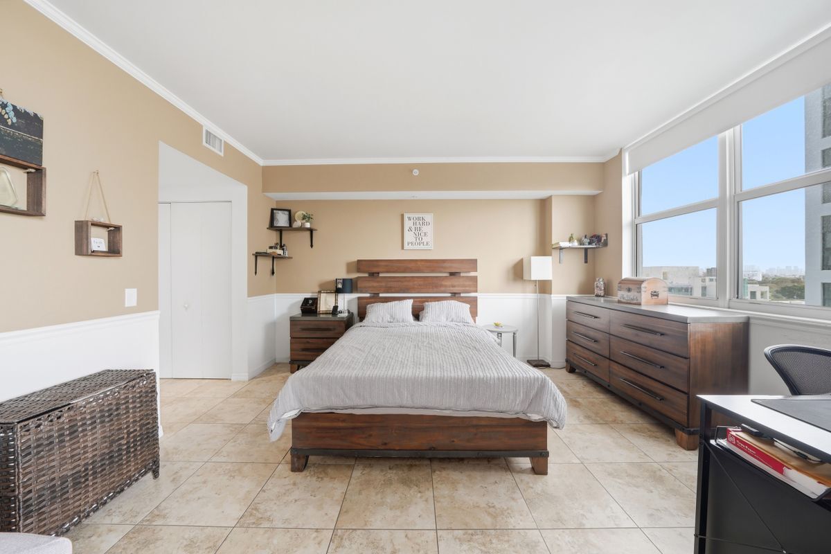 Building Photo - 3180 SW 22nd Terrace