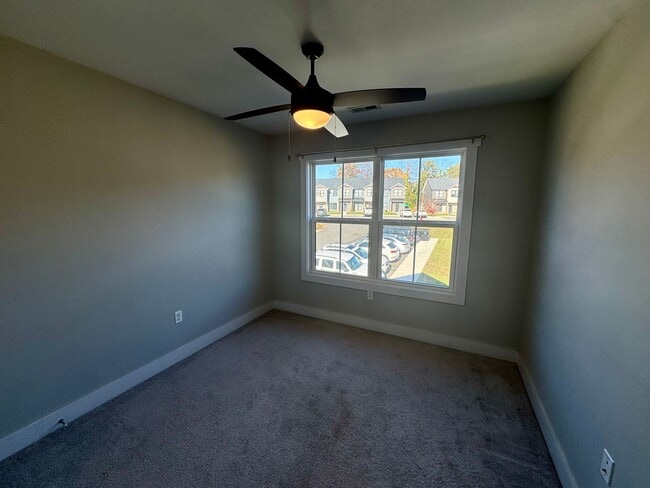 Building Photo - END UNIT Sunburst Villa Luxury Townhouse WITH BASEMENT