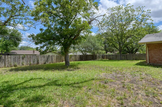 Building Photo - 641 Richfield Dr