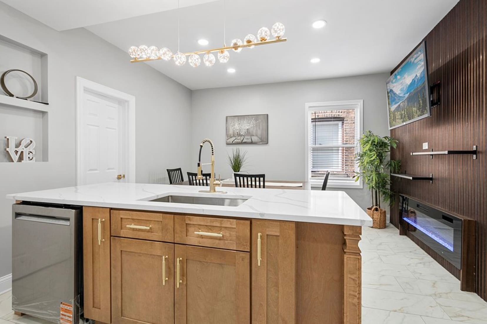 Building Photo - 1809 W Armitage Ave