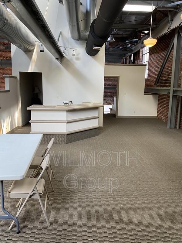 Building Photo - 611 N Park Ave
