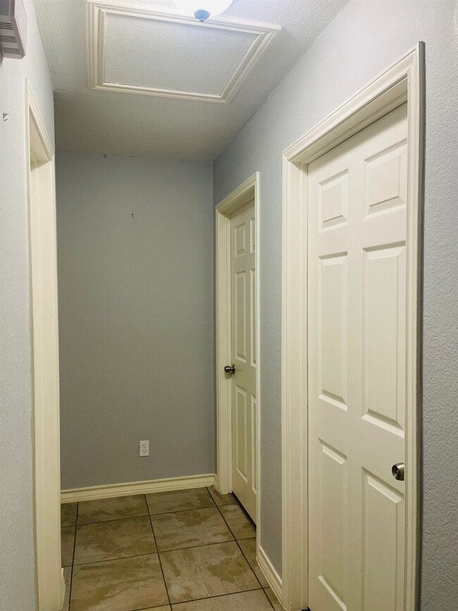 Building Photo - 1241 Brown Dr