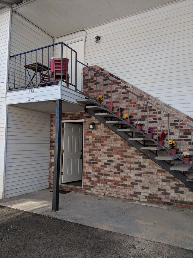 Primary Photo - 613/615 NW 9th Avenue