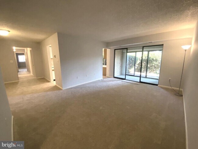 Building Photo - 10218 Bushman Dr
