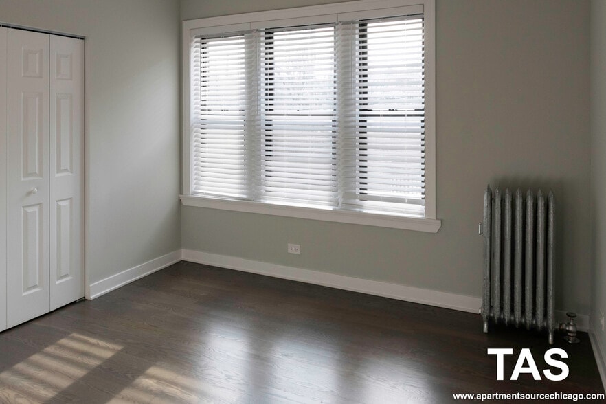 Building Photo - 3925 N Keeler Ave