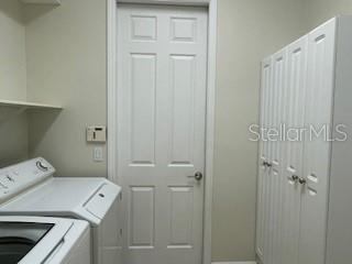 Building Photo - 213 Lourdan Ct